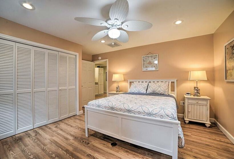 Kentucky Lake House With A Great Outdoor Space!