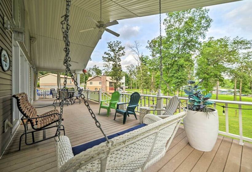 Kentucky Lake House With A Great Outdoor Space!