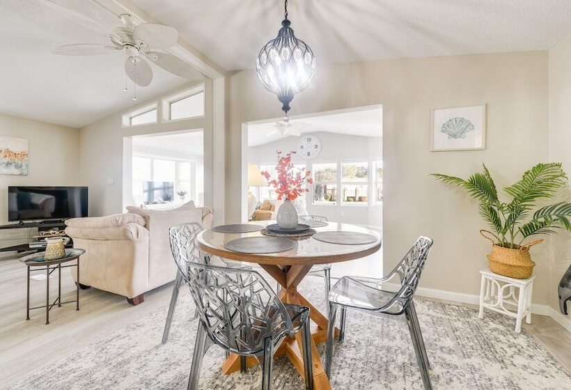 Deck & Pool Access: Myrtle Beach Getaway