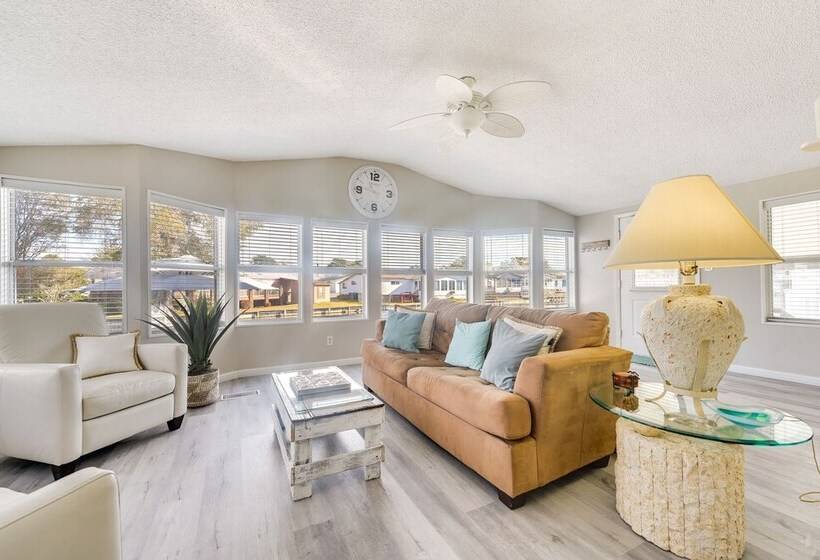 Deck & Pool Access: Myrtle Beach Getaway