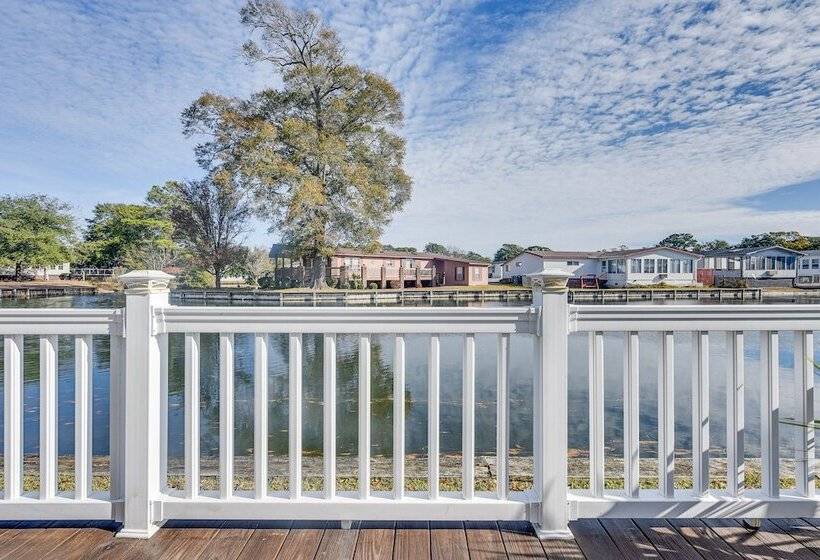Deck & Pool Access: Myrtle Beach Getaway