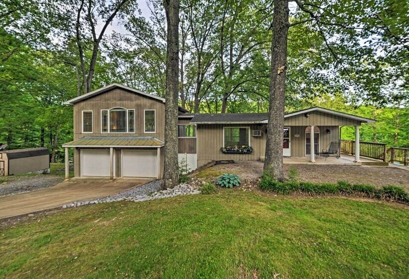 Lake Barkley Home: Private Dock, Kayaks, Fire Pit!