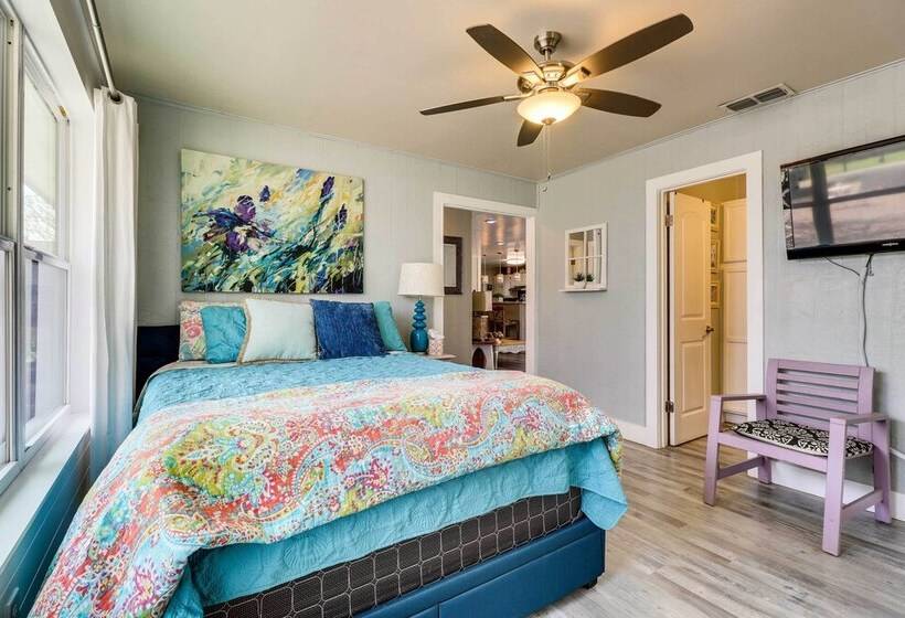 Lake Buchanan Island Hideaway W/ Private Beach!