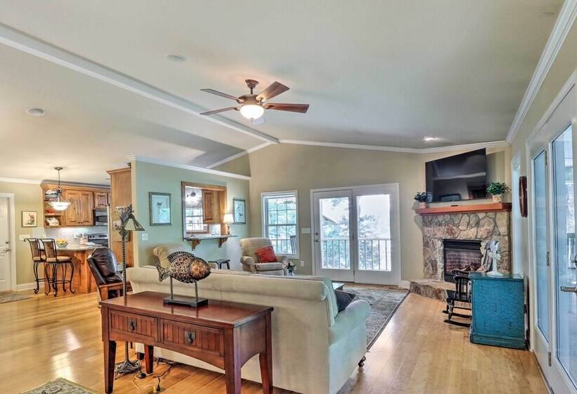 Lake Chatuge Retreat W/ Dock & Mtn Views!