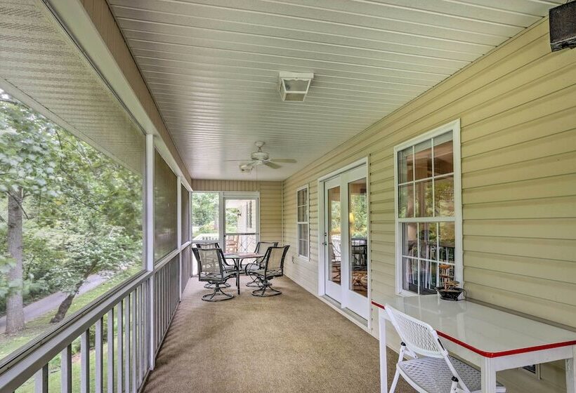 Lake Chatuge Retreat W/ Dock & Mtn Views!