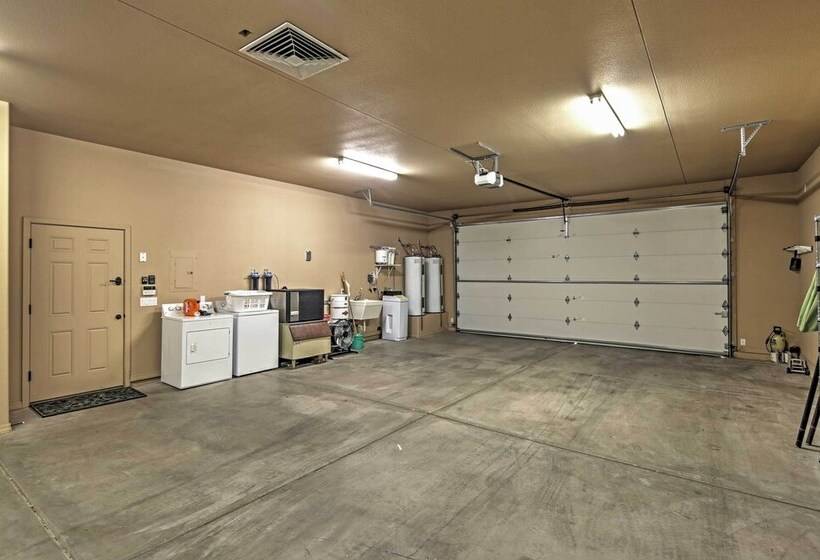 Lake Havasu City Paradise W/ Private Pool & Patio!