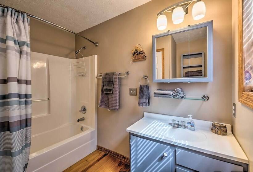 Lake House W/ Hot Tub + Fire Pit 1 Mi To Marina!