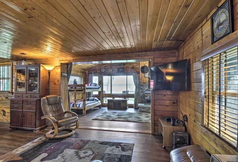 Lake Livin Cozy Cabin W/ Dock, Tiki Bar, 2 Kayaks