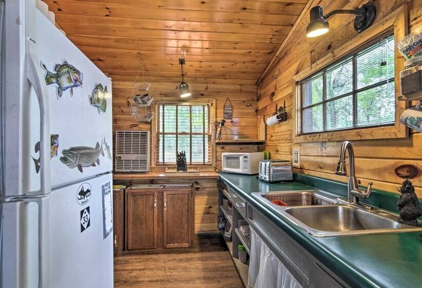 Lake Livin Cozy Cabin W/ Dock, Tiki Bar, 2 Kayaks