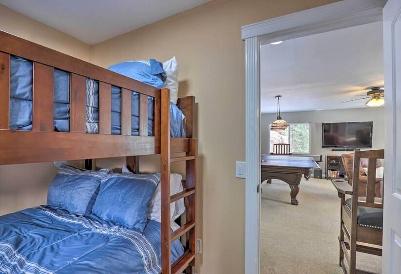 Lake Loon  Hillside  Cottage W/ Private Deck!