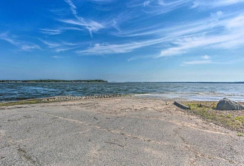 Lake Texoma Cabin Near Willow Springs Marina!