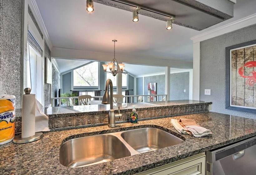 Private Dock & Resort Access: Margaritaville Cabin