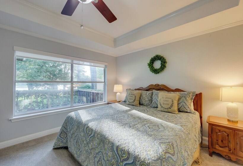 Lakefront Mabank Home W/ Dock: Near Golf Courses