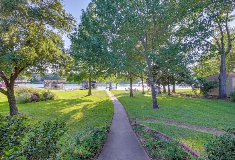 Lakefront Mabank Home W/ Dock: Near Golf Courses
