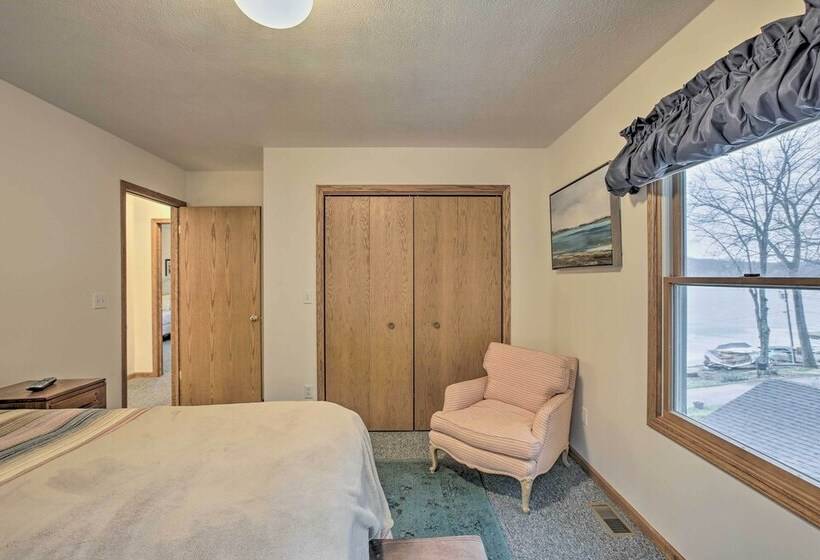 Lakefront Newaygo Home   Private Dock, Kayaks