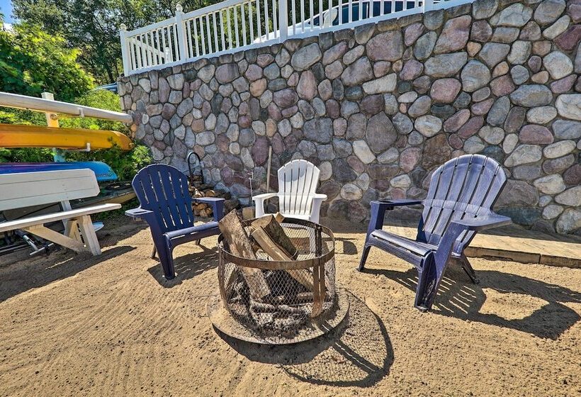 Lakefront Newaygo Home   Private Dock, Kayaks