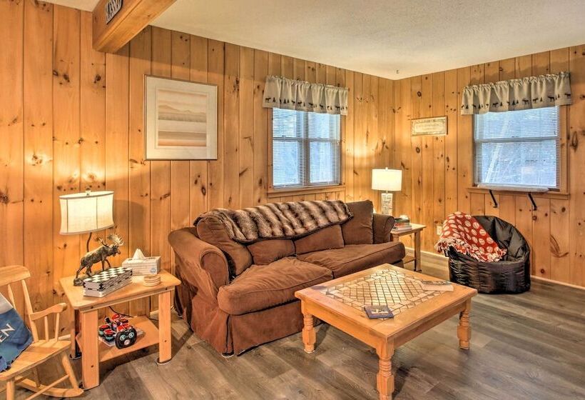 Lakeview Forest Cabin W/ Deck < 1/2 Mile To Beach!