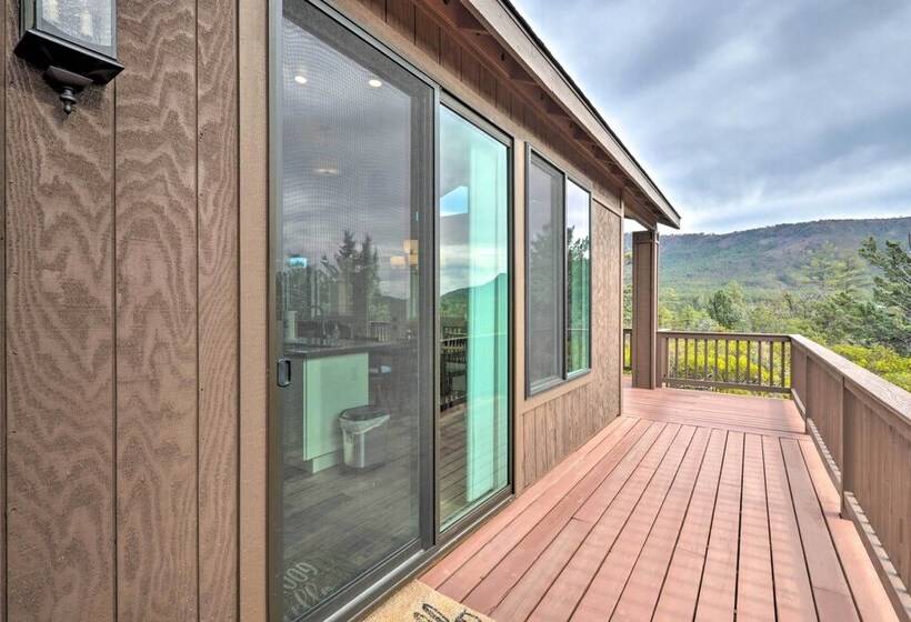 Hot Tub, Deck & Mtn View: Lavish Cabin In Pine!