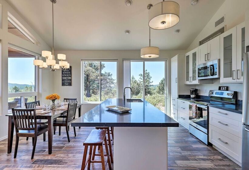 Hot Tub, Deck & Mtn View: Lavish Cabin In Pine!