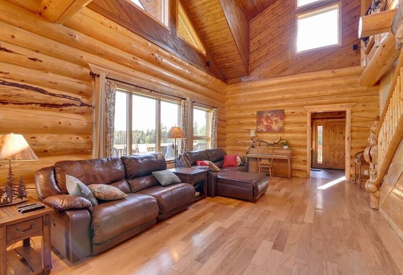 Legacy Mountain Lodge On 40 Acre Ranch W/ Views!