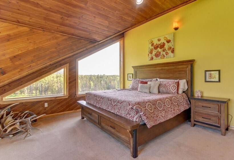 Legacy Mountain Lodge On 40 Acre Ranch W/ Views!