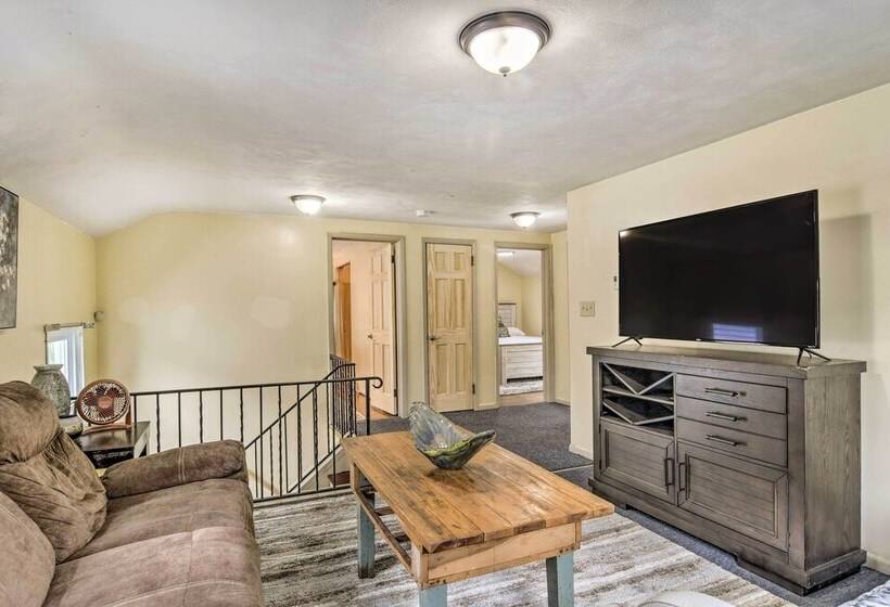 Lovely Buffalo Home, 21 Mi To Niagara Falls