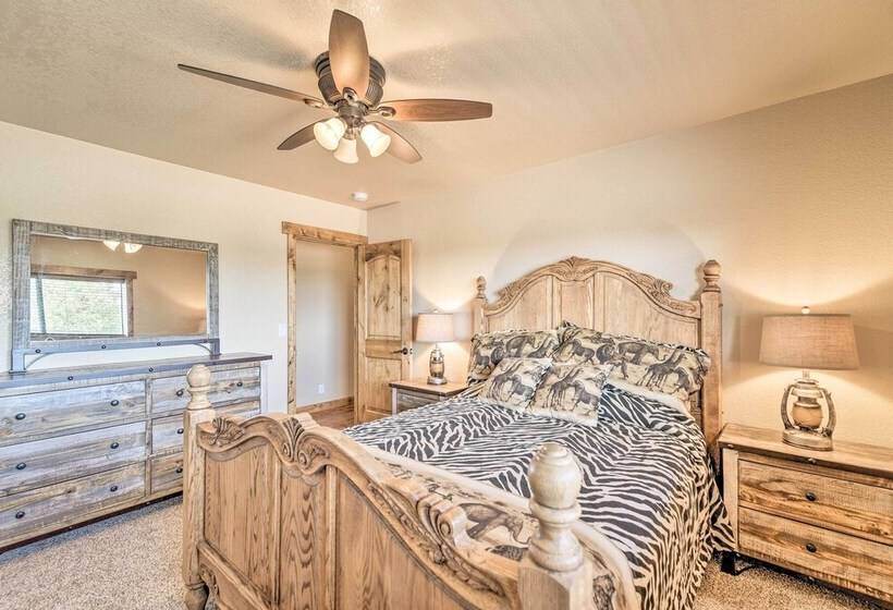 Lovely Flagstaff Home W/ Bbq & Mountain Views!