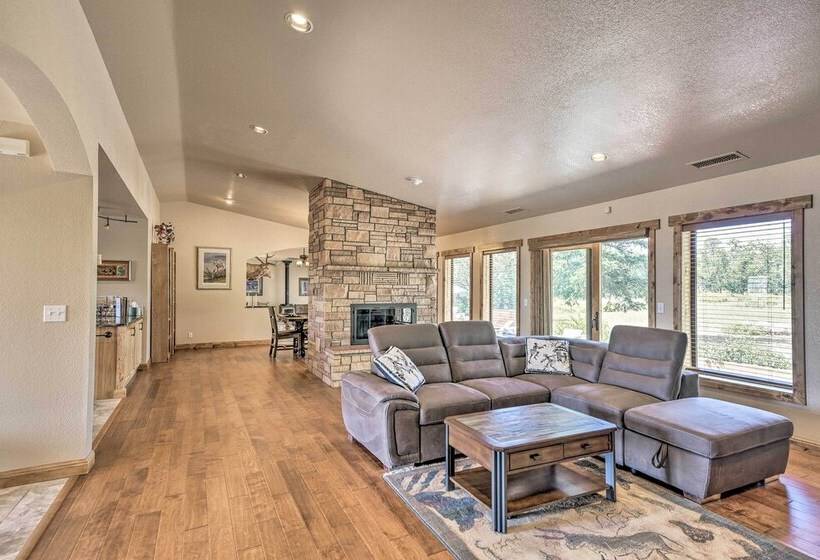 Lovely Flagstaff Home W/ Bbq & Mountain Views!