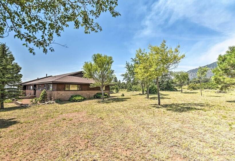 Lovely Flagstaff Home W/ Bbq & Mountain Views!