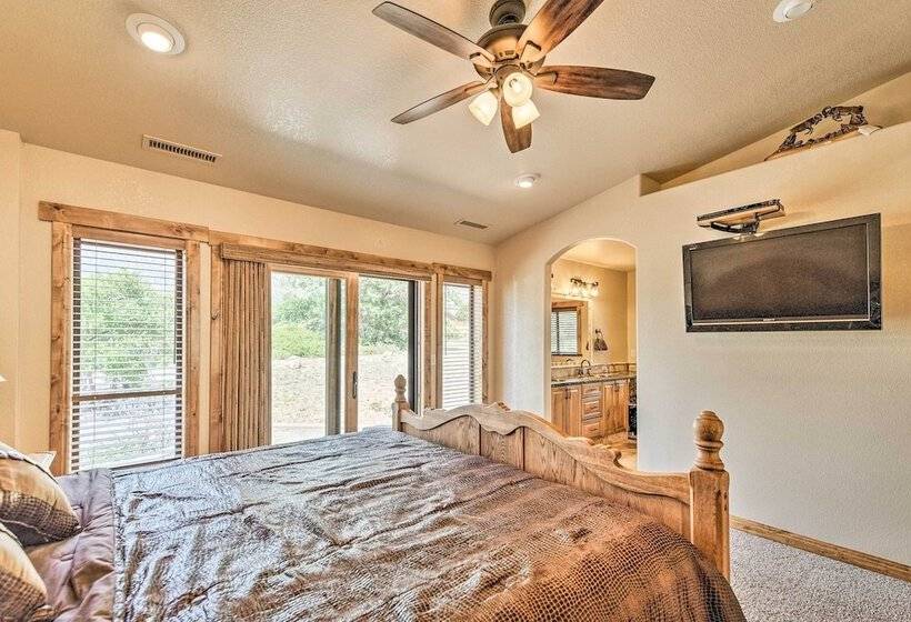 Lovely Flagstaff Home W/ Bbq & Mountain Views!