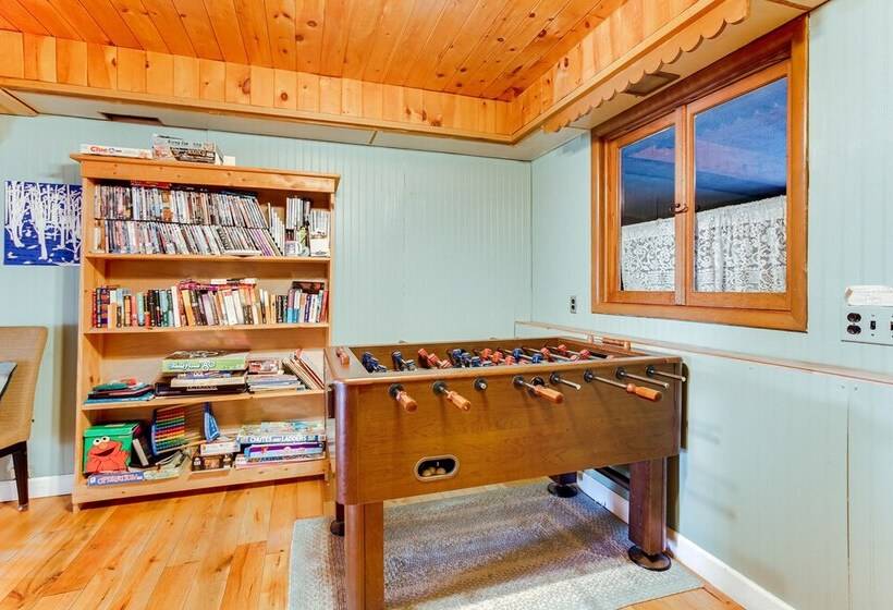 13 Mi To Downtown: Quiet Lakefront Cottage