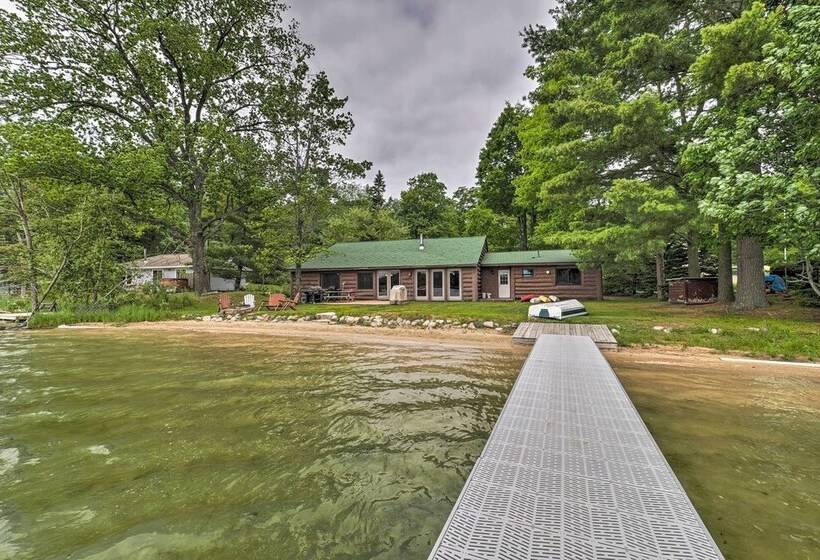 13 Mi To Downtown: Quiet Lakefront Cottage