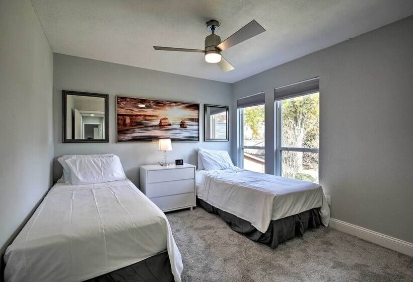 Richardson Home W/ Hot Tub ~ 17 Mi To Dallas!