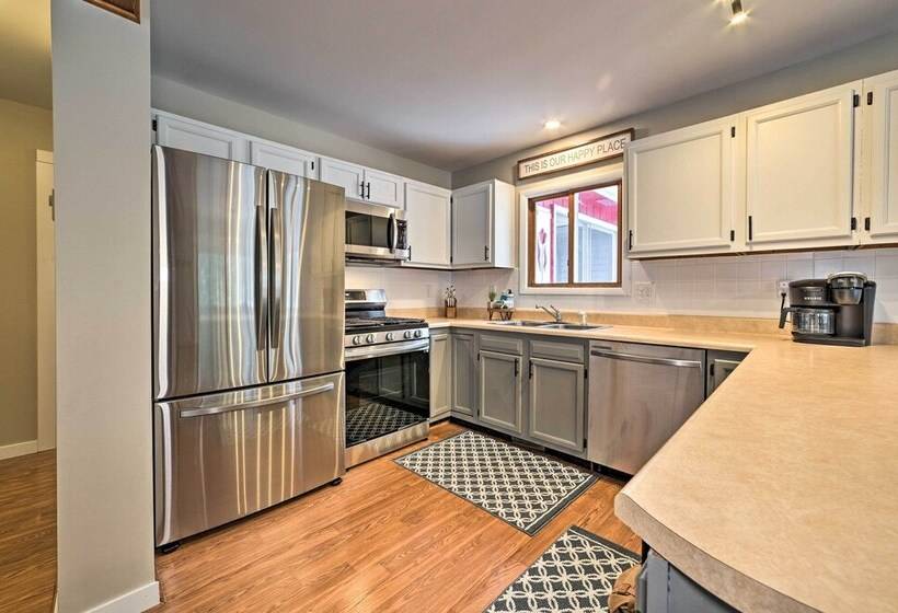 Lovely Roscommon Cabin < 3 Mi To Higgins Lake!