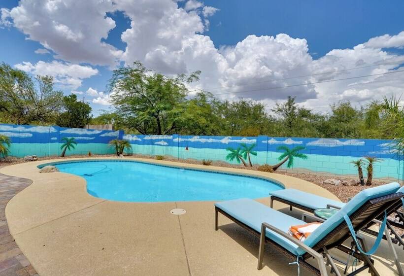 Lovely Tucson Home W/ Pool & Mountain Views