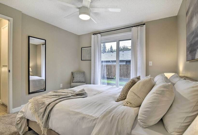 Lovely Vancouver Retreat W/ Home Gym!