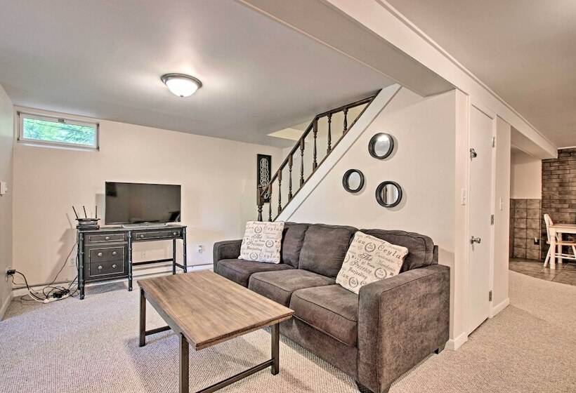 Ludington Cottage W/ Deck, Yard & Fire Pit!