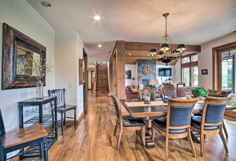 Luxe Coos Bay Escape W/ Patio + River Views!