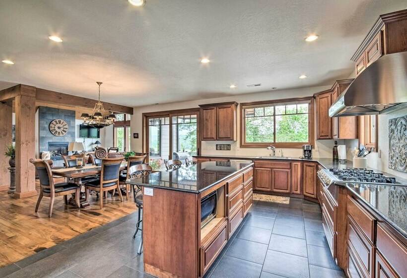 Luxe Coos Bay Escape W/ Patio + River Views!