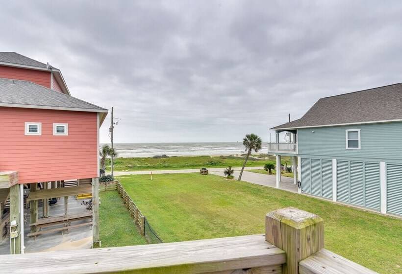 Luxe Home W/ Deck In Crystal Beach!