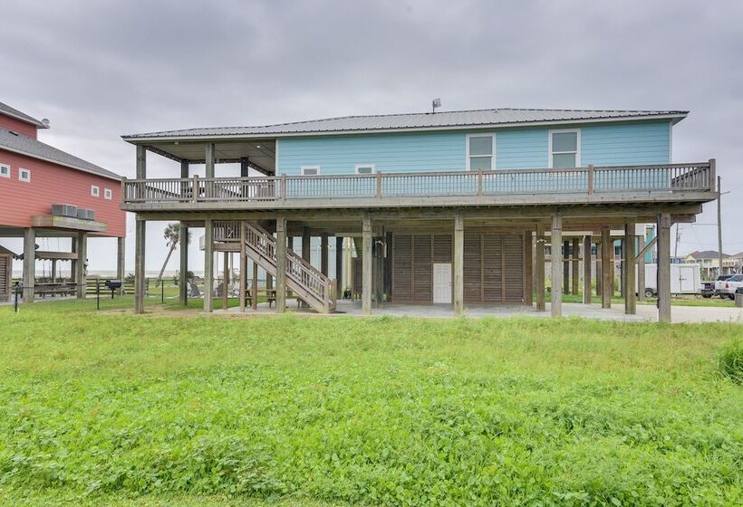 Luxe Home W/ Deck In Crystal Beach!