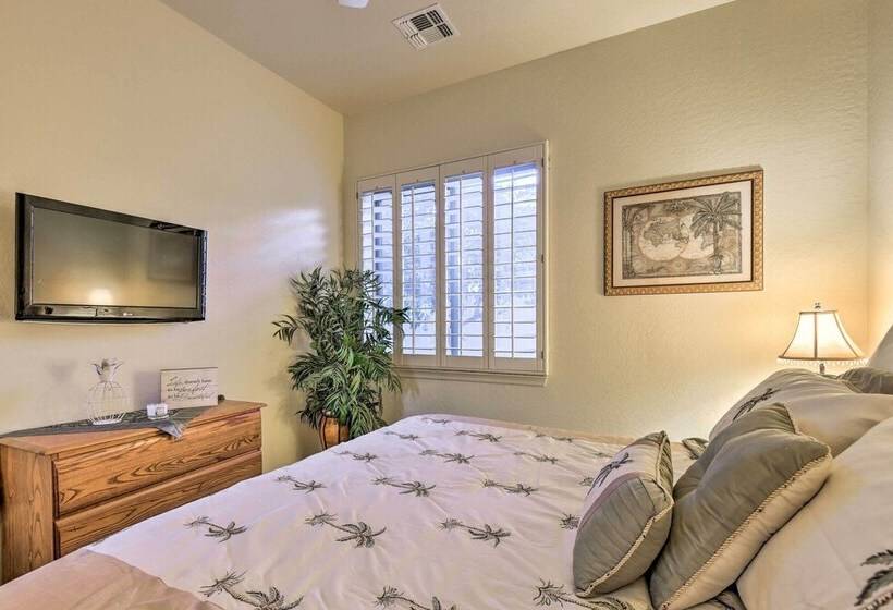 Luxe Gilbert Home W/ Heated Pool + Putting Green!