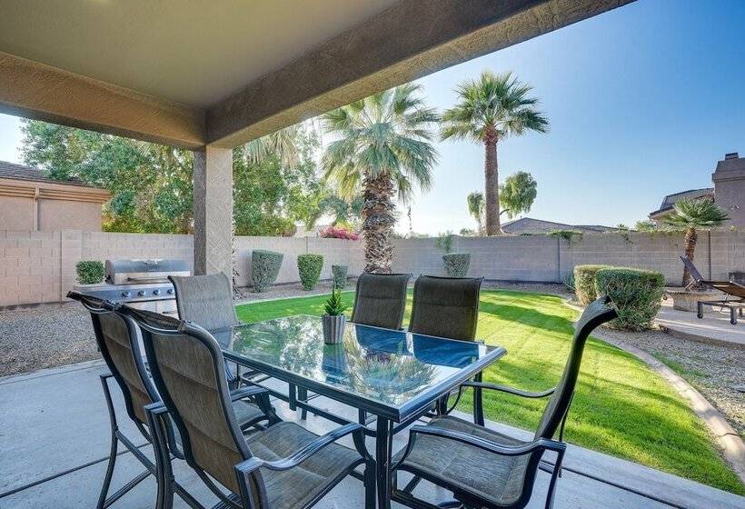 Goodyear Group Getaway W/ Pool & Putting Green