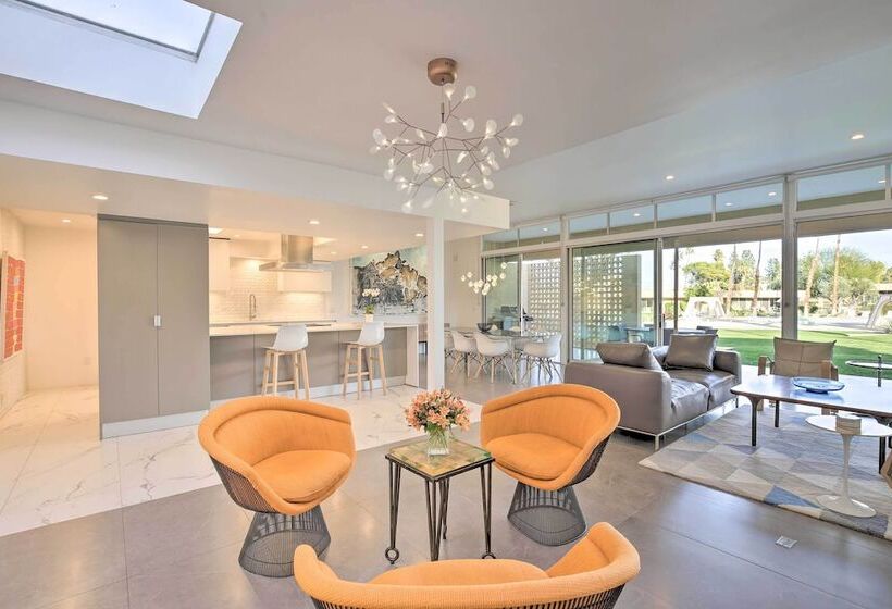 Luxe Palm Desert Home: Patio, Grill & Mtn Views!
