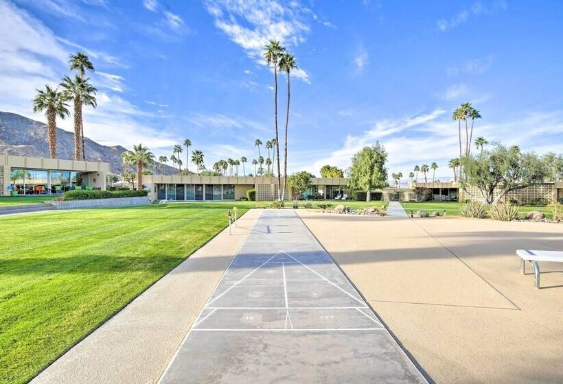 Luxe Palm Desert Home: Patio, Grill & Mtn Views!