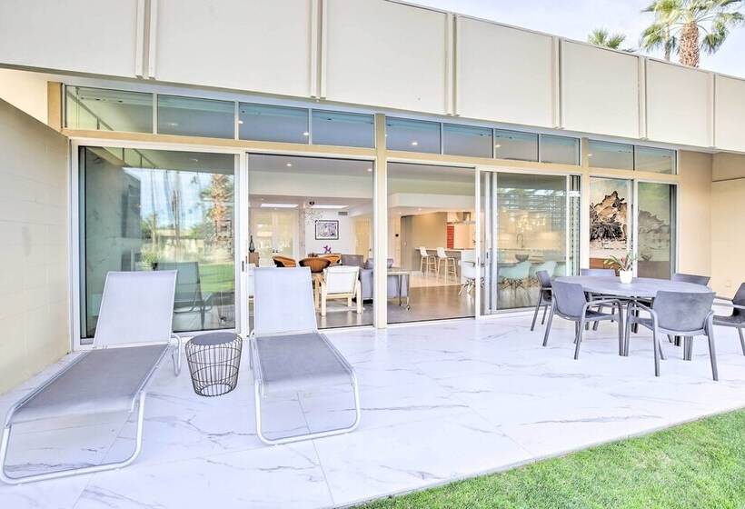 Luxe Palm Desert Home: Patio, Grill & Mtn Views!