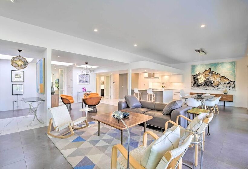 Luxe Palm Desert Home: Patio, Grill & Mtn Views!