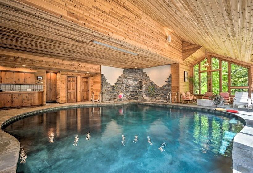 Luxe Plymouth Chalet W/ Indoor Pool & 3 Decks!