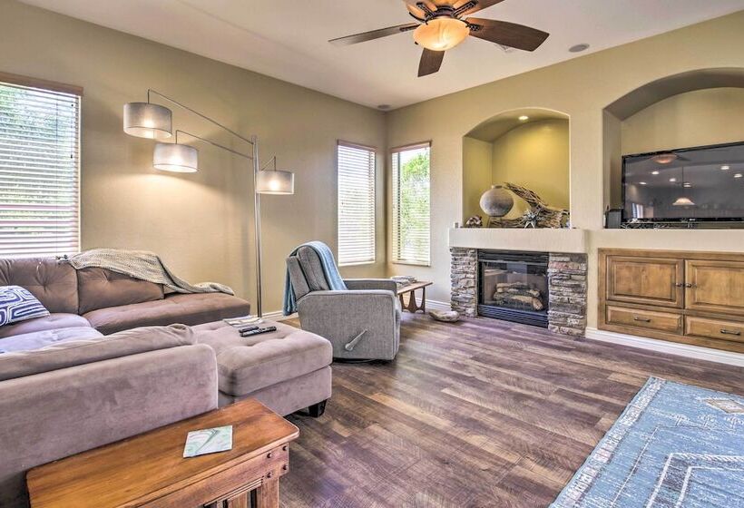 Luxe Queen Creek Escape: Private Pool + Yard!