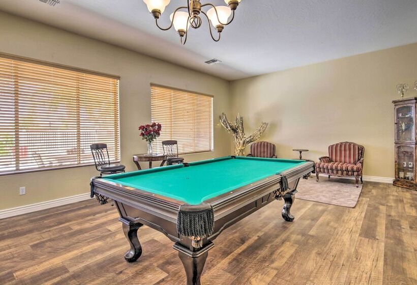 Luxe Queen Creek Escape: Private Pool + Yard!